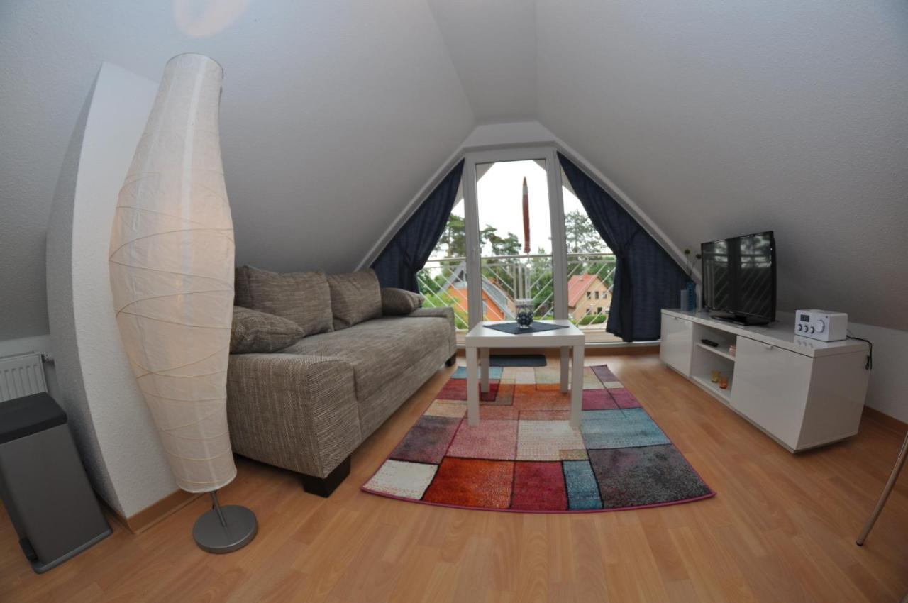 Ferienhaus Mueritzzauber / 1 Zimmer Dachgeschoss-Appartement Röbel エクステリア 写真