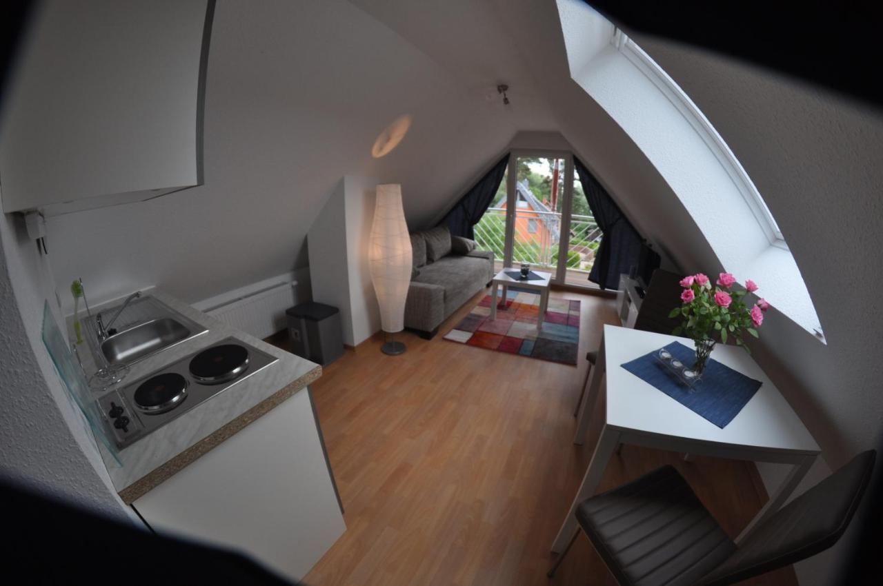 Ferienhaus Mueritzzauber / 1 Zimmer Dachgeschoss-Appartement Röbel エクステリア 写真