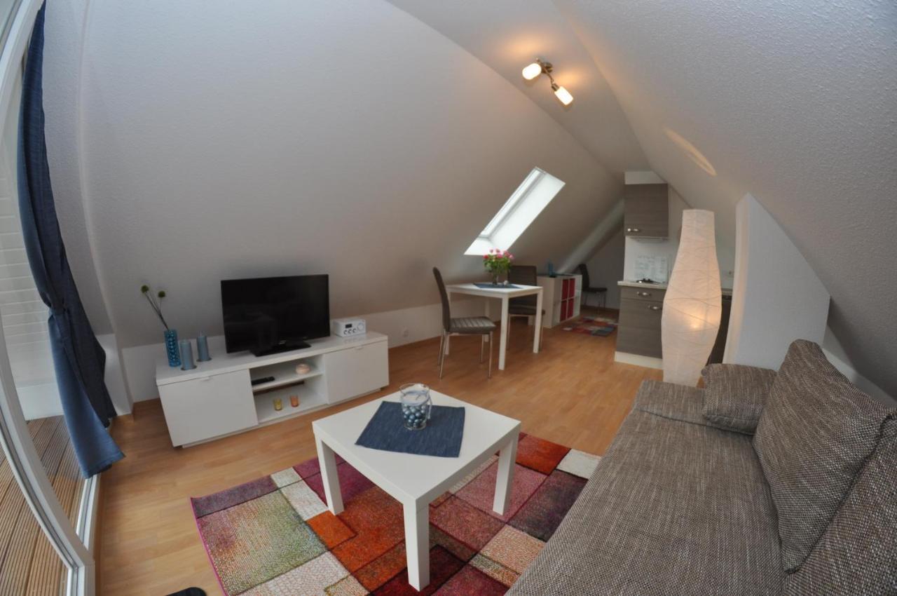 Ferienhaus Mueritzzauber / 1 Zimmer Dachgeschoss-Appartement Röbel エクステリア 写真
